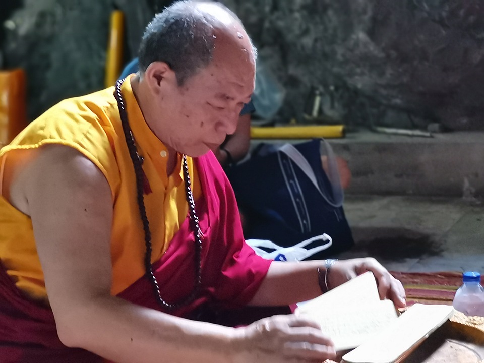 Lama Rinchen Phuntsok